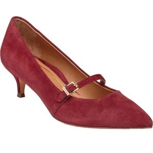 Women’s Vionic Minnie suede heels in the color Wine. Size 11.
